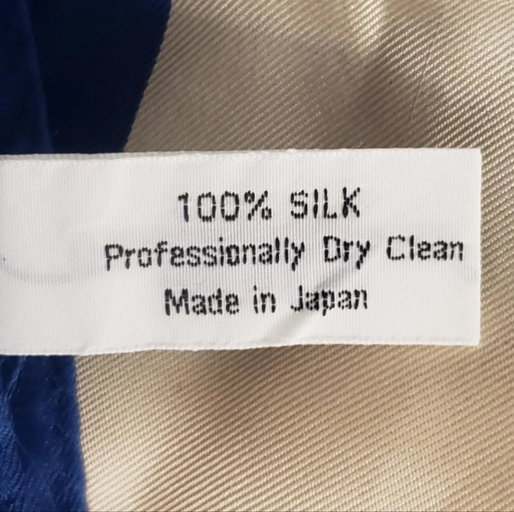 Hanae Mori‎ 100 % Silk Scarf Made In Japen